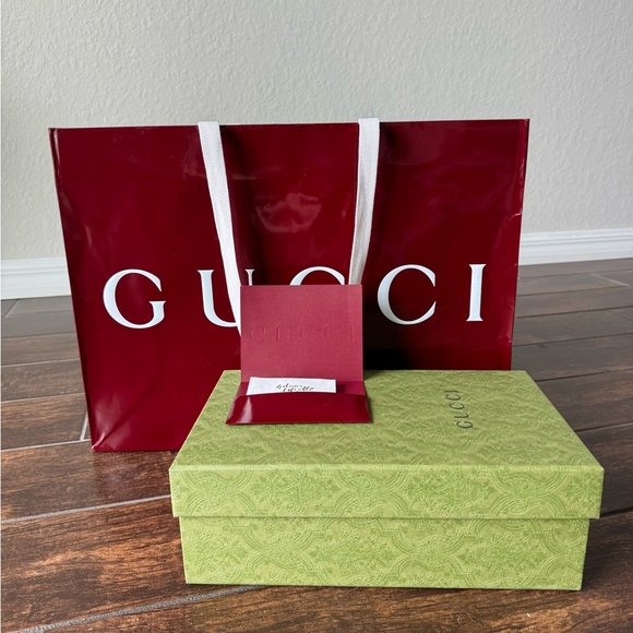 BRAND NEW NEVER WORN Gucci Screener Leather Sneaker retails for $1,020 - Picture 7 of 7